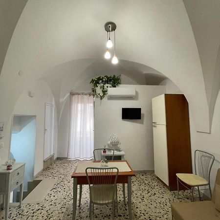 The White Rose Apartment Ceglie Messapica Exterior foto