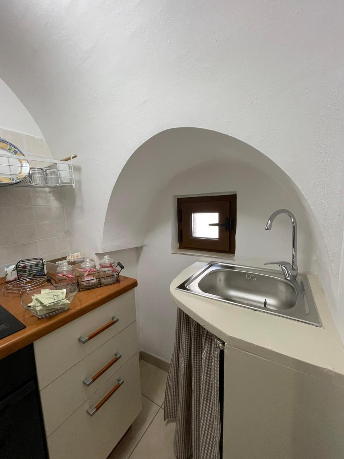 The White Rose Apartment Ceglie Messapica Exterior foto
